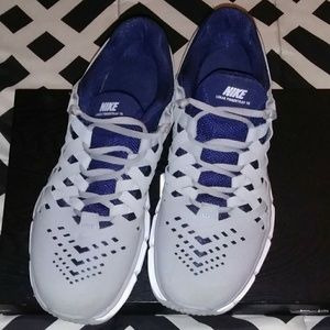Mens grey and blue Nike Fingertraps